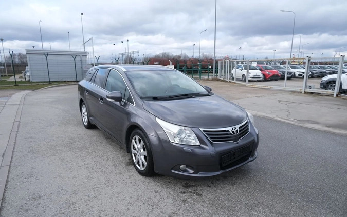 Toyota Avensis cena 13530 przebieg: 241493, rok produkcji 2011 z Janikowo małe 37